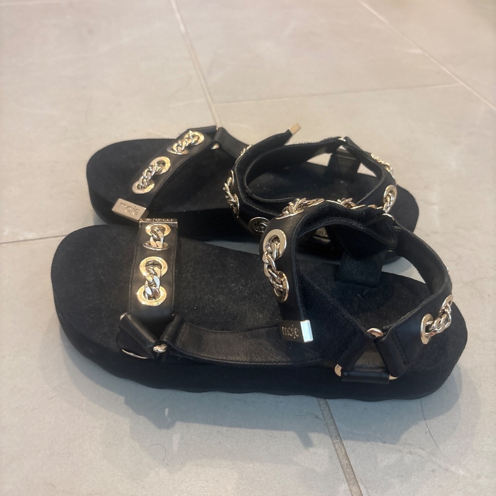 Shoes - Picture 3 of 4